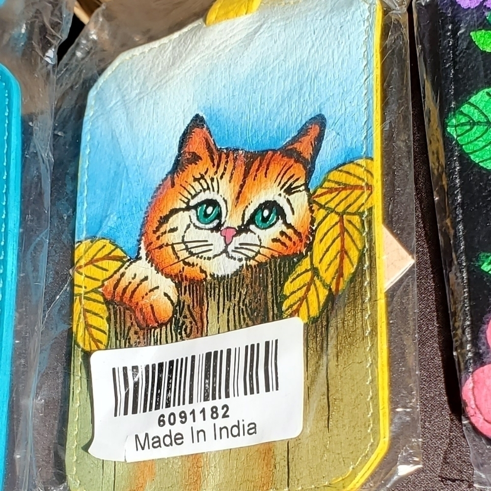 Sukriti Genuine Leather Hand Painted Luggage Tag - Picture 3 of 7